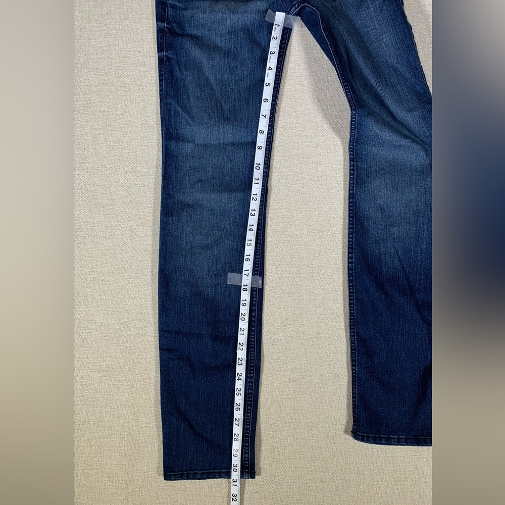 Women's Blue Jeans - Picture 11 of 12